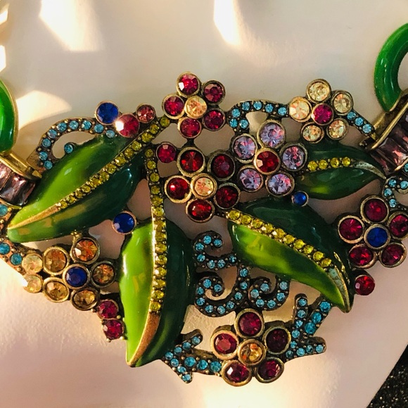 Heidi Daus “ Green With ENVY” Elegant Floral Necklace - Picture 5 of 16